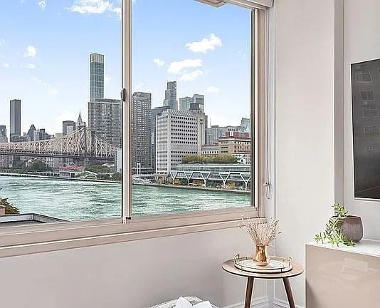 575 Main St - Photo 2 of 12