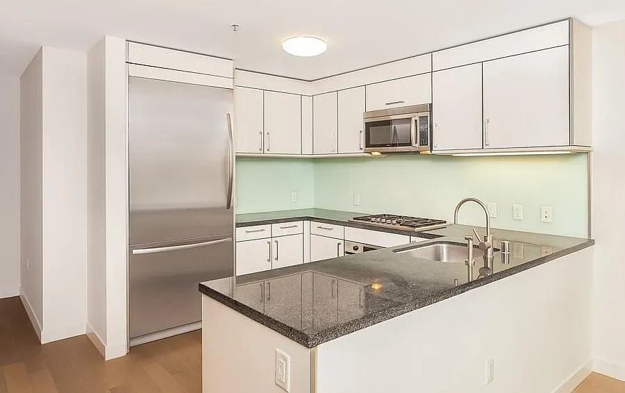 301 Main St - Photo 4 of 10