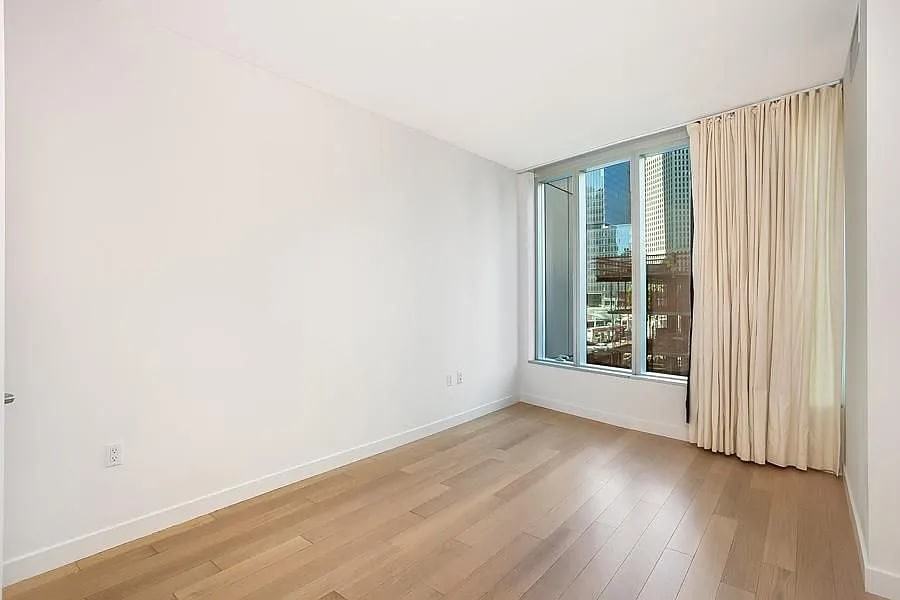 301 Main St - Photo 7 of 10