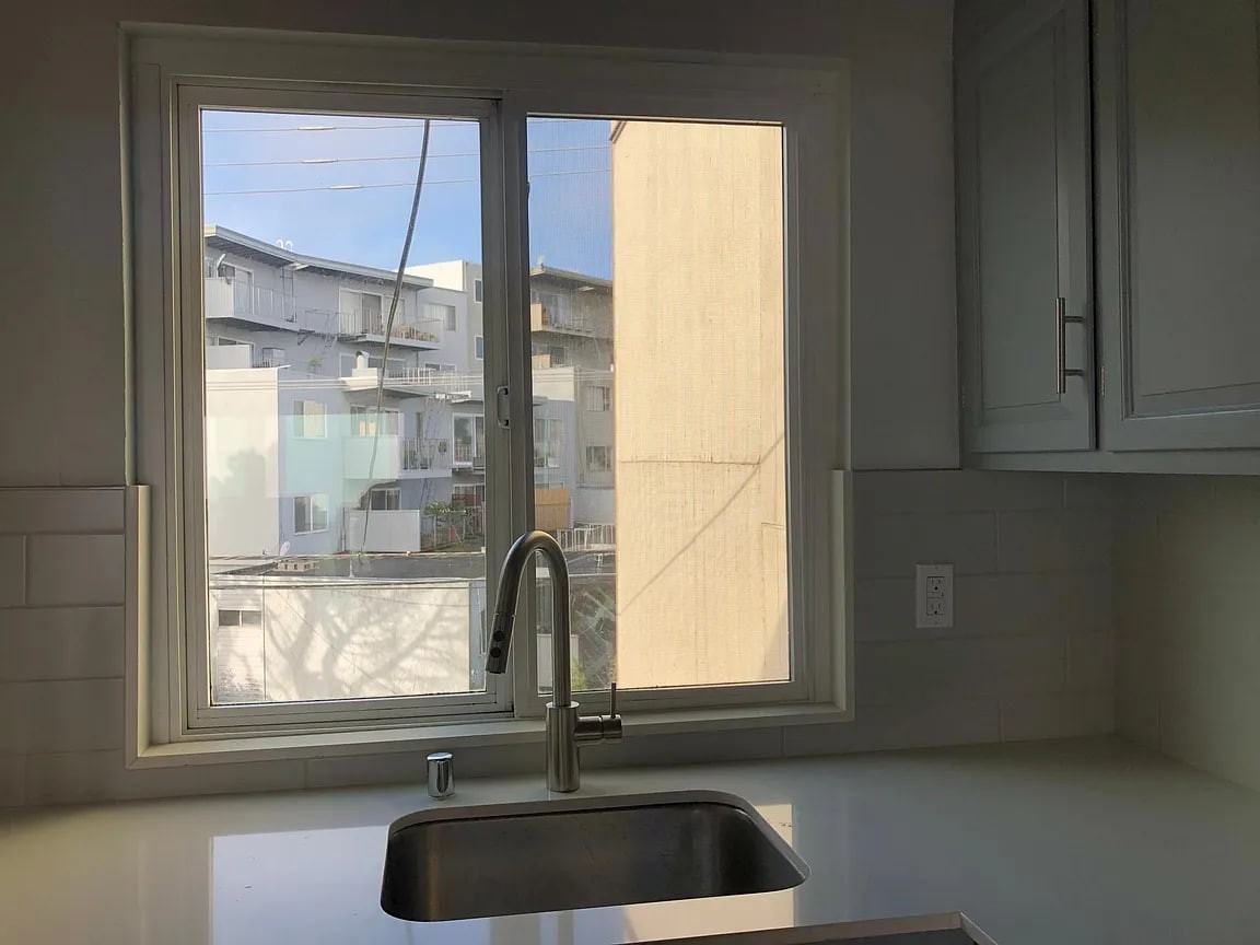 807 Burnett Ave - Photo 2 of 3