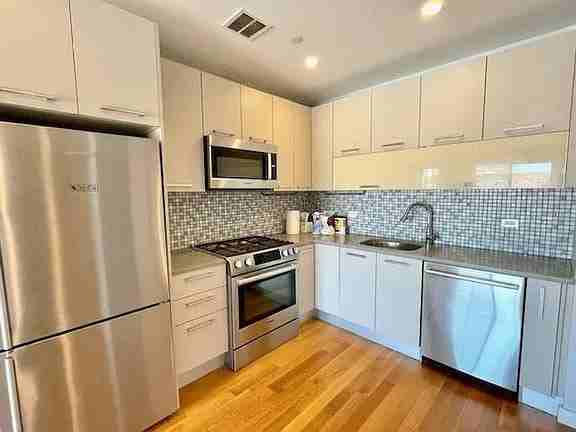 8629 Bay Pkwy - Photo 2 of 2