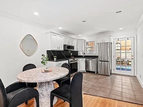 113 Wayne St - Photo 3 of 8