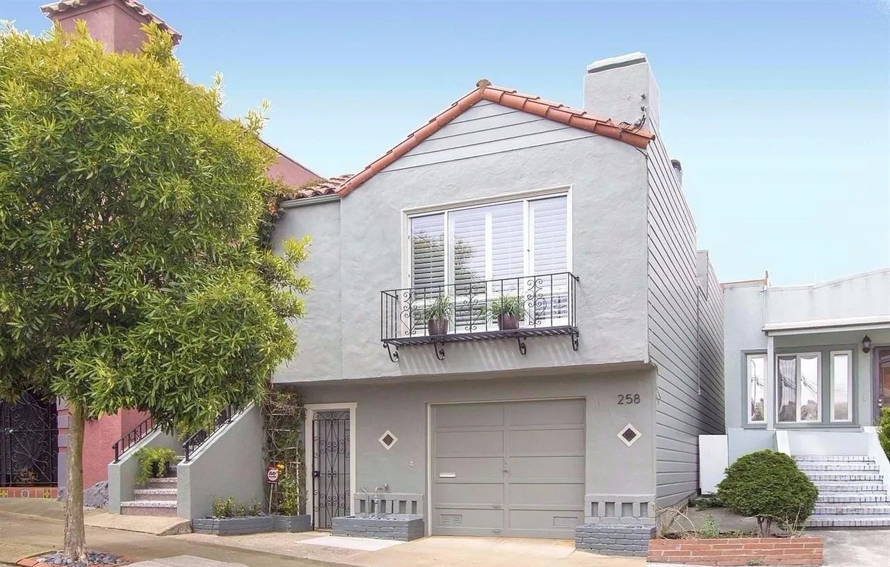 258 Harvard St - Photo 3 of 22