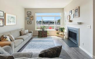 featured image of 609 Commodore Dr