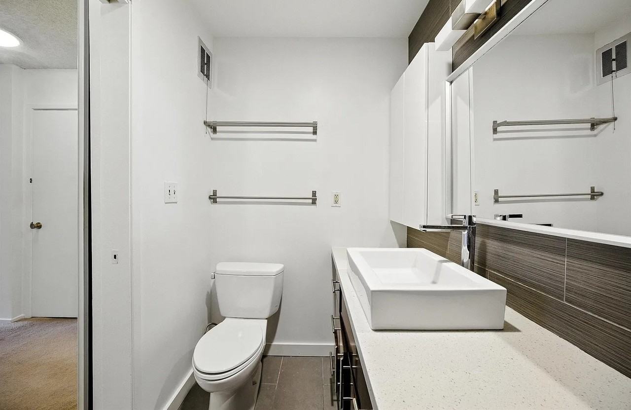 1321 Webster St #D303 - Photo 5 of 17