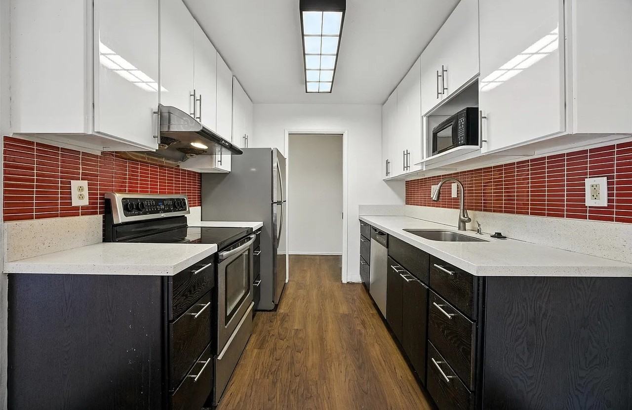 1321 Webster St #D303 - Photo 6 of 17