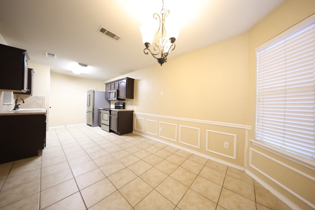 5202 Waltz Ct - Photo 4 of 19