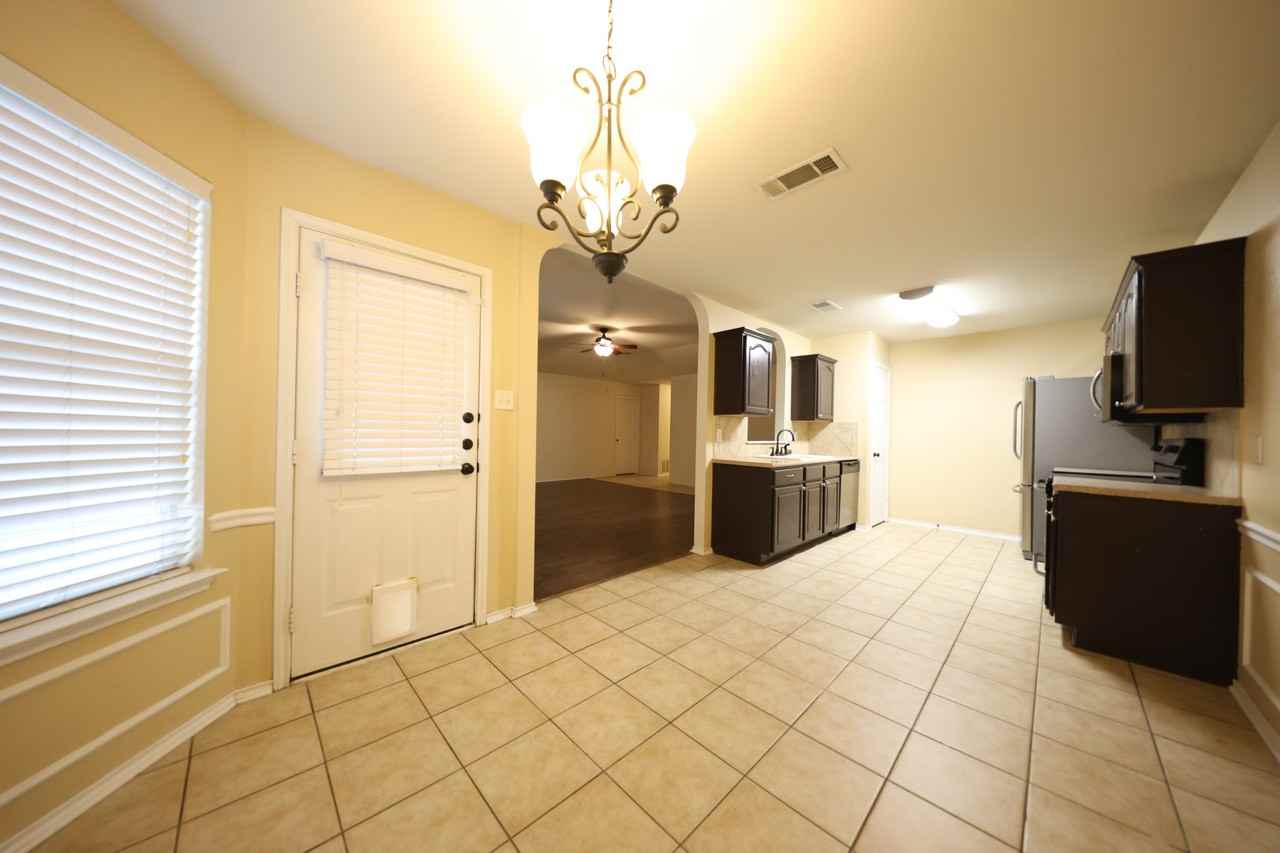 5202 Waltz Ct - Photo 5 of 19