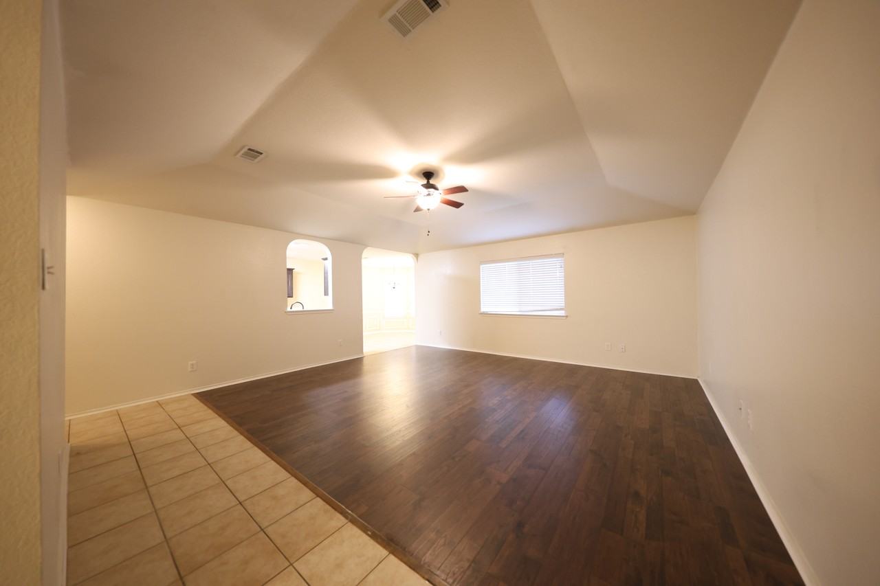 5202 Waltz Ct - Photo 6 of 19