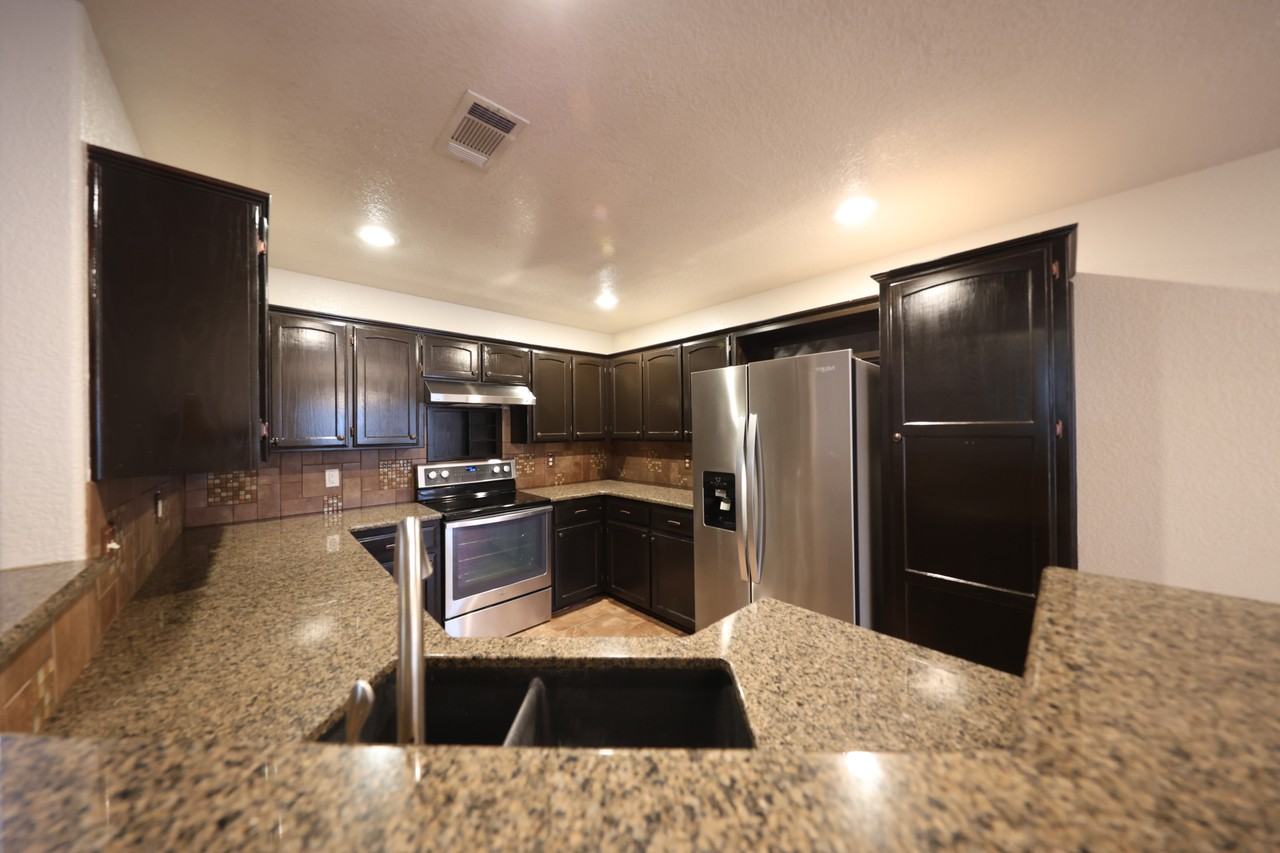 4809 Embers Dr - Photo 4 of 25