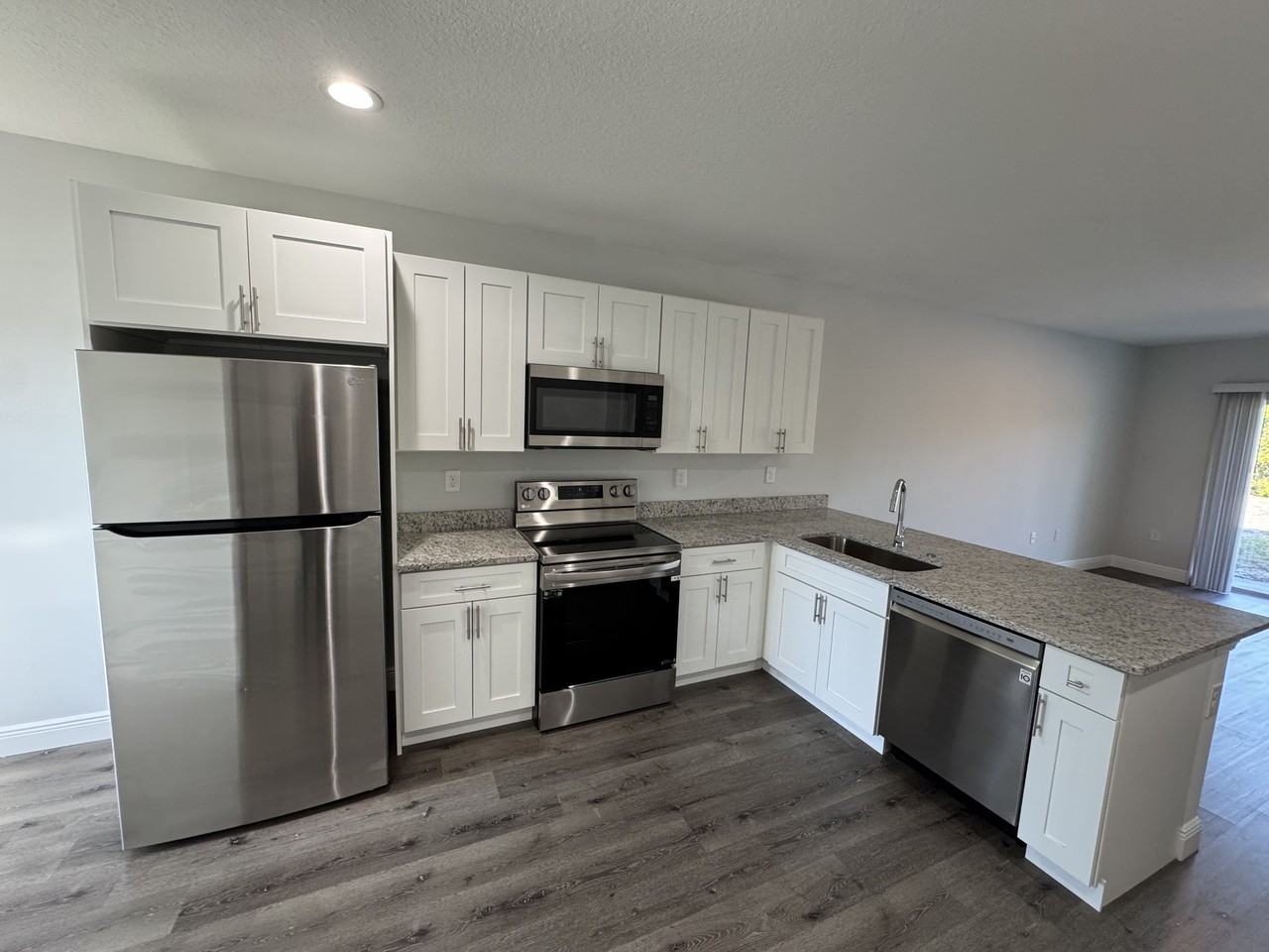 11226 Kimberly Ave - Photo 3 of 14