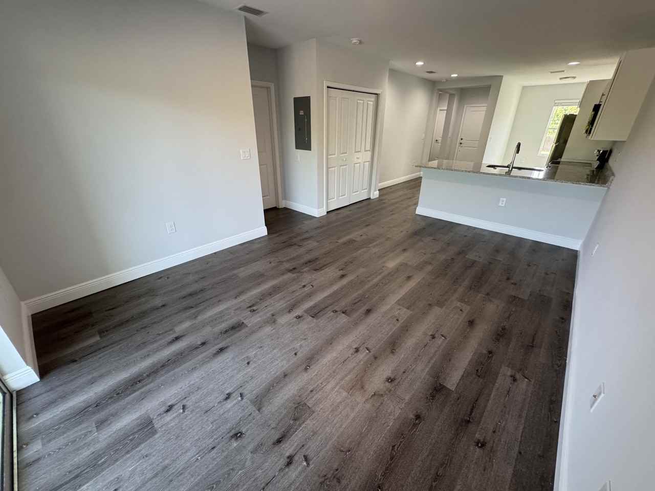 11226 Kimberly Ave - Photo 4 of 14