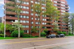 featured image of 77 Adams St #708A