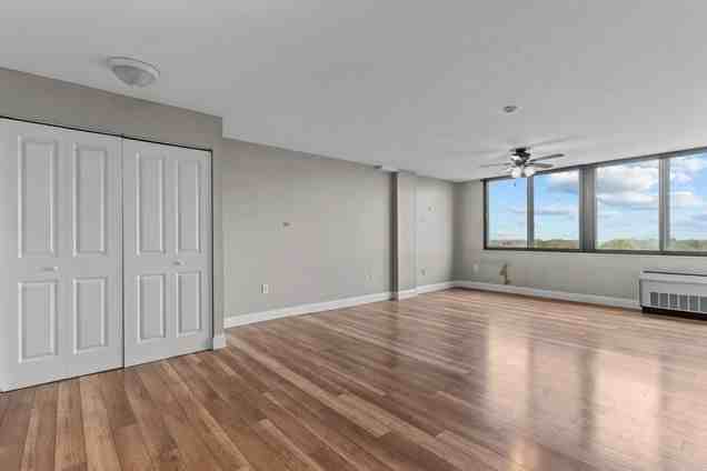 77 Adams St #708A - Photo 7 of 21