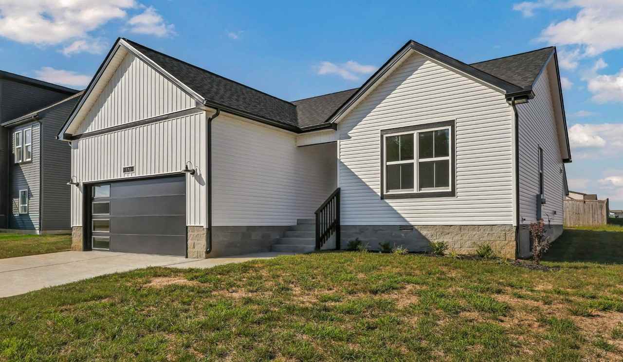 176 Leitrim Dr - Photo 2 of 22