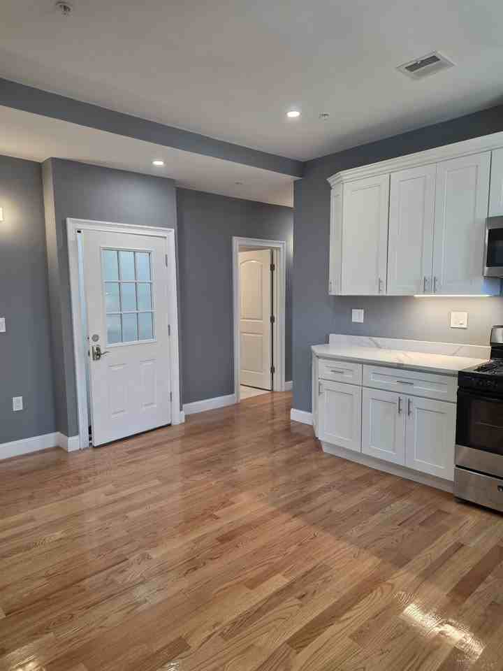 Cambridge St #3 - Photo 7 of 23