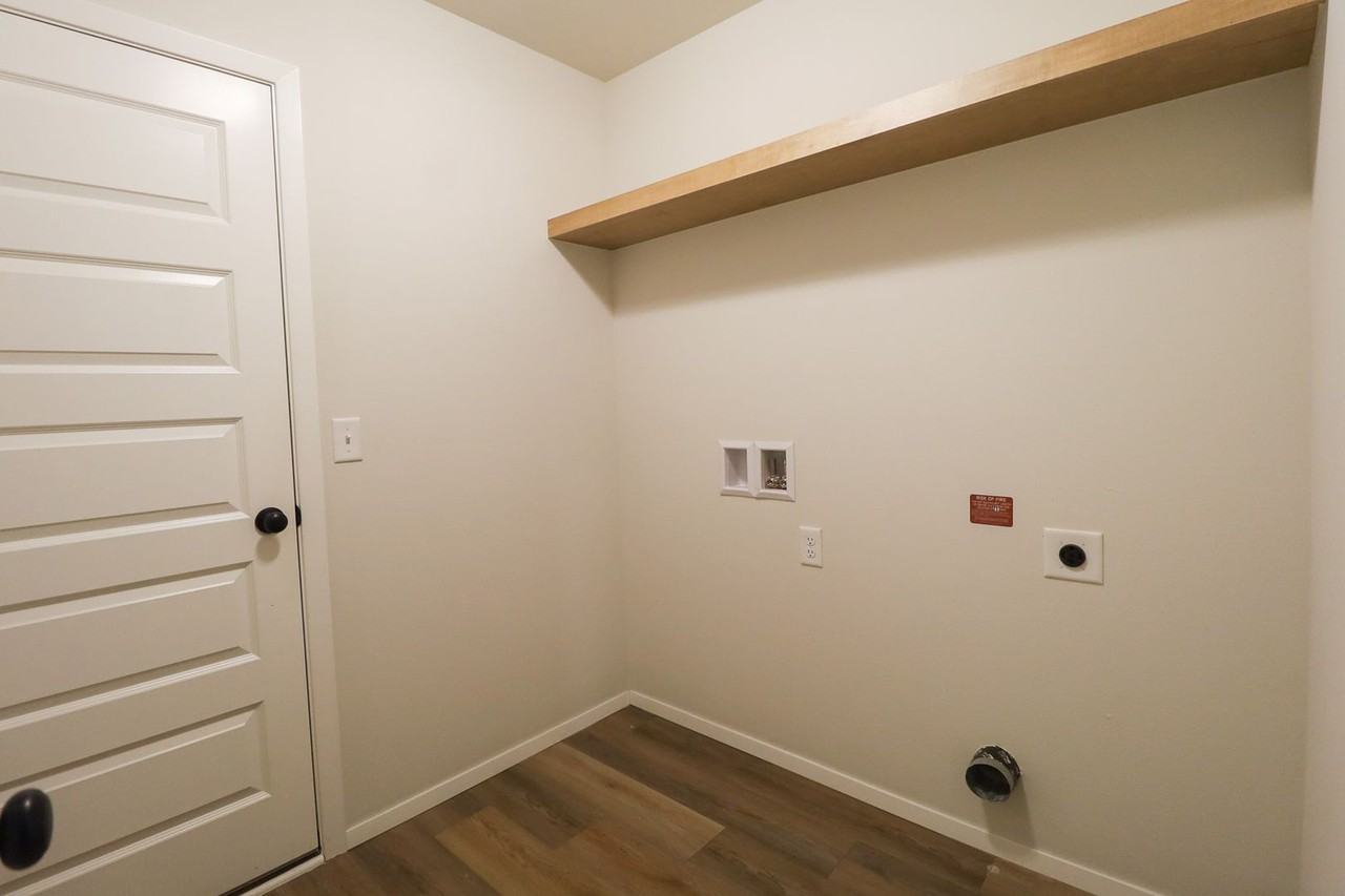 7231 E 132nd St S - Photo 5 of 39