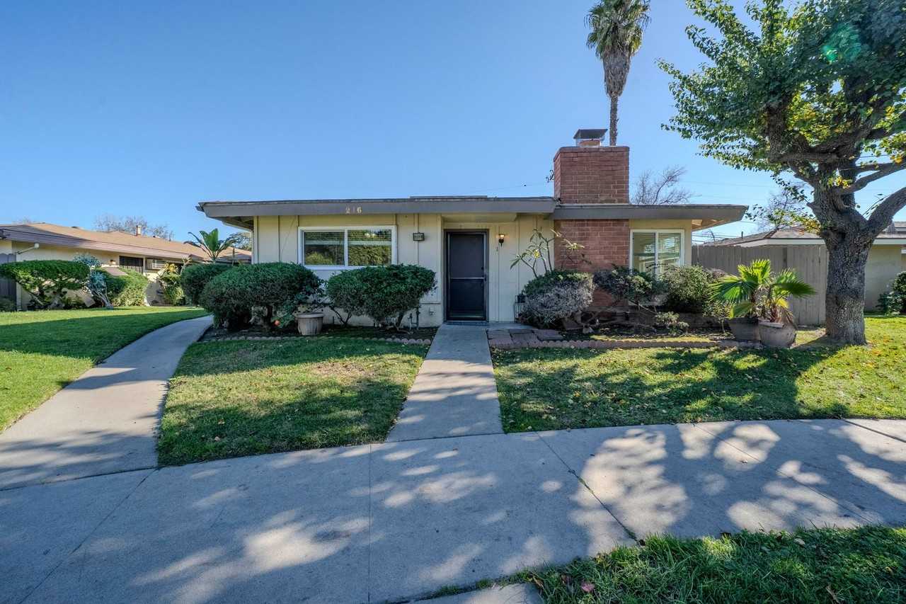 216 S Ridgeway St - Photo 2 of 23