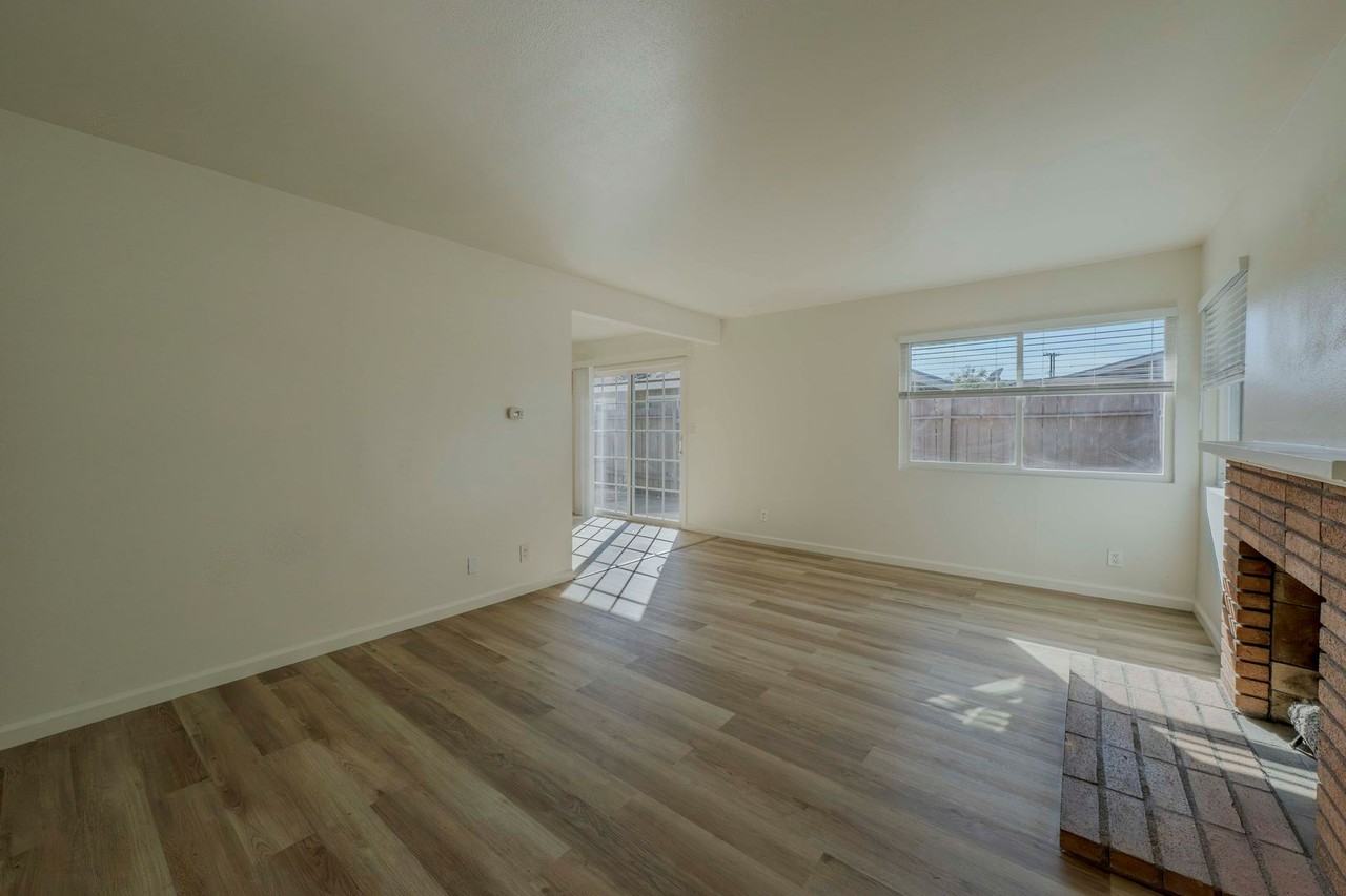 216 S Ridgeway St - Photo 5 of 23