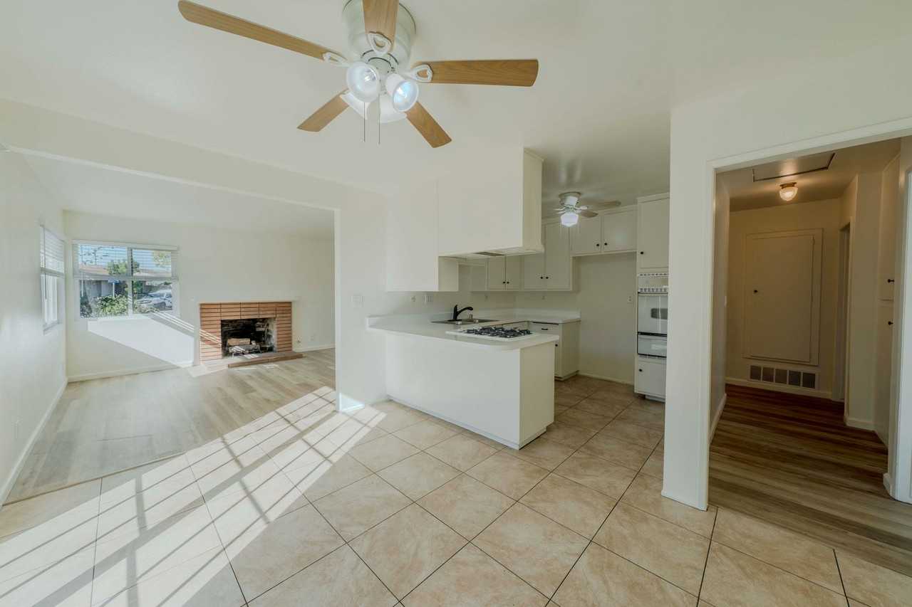 216 S Ridgeway St - Photo 6 of 23