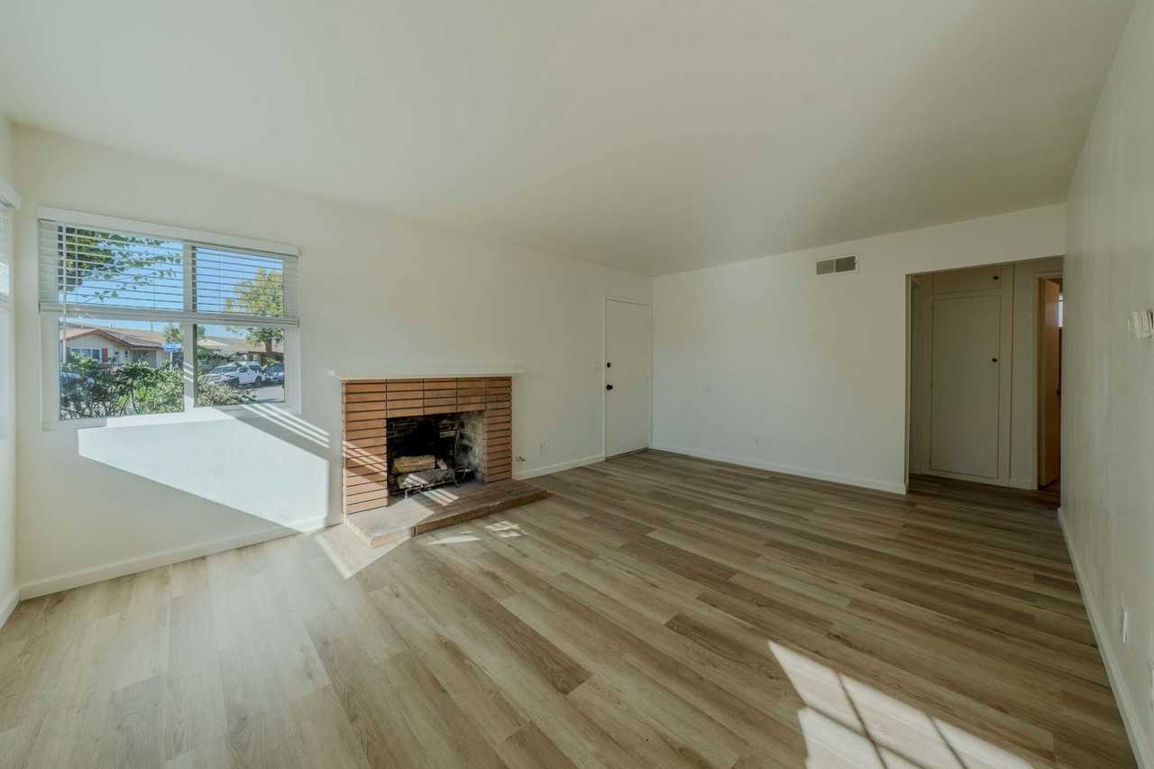 216 S Ridgeway St - Photo 7 of 23