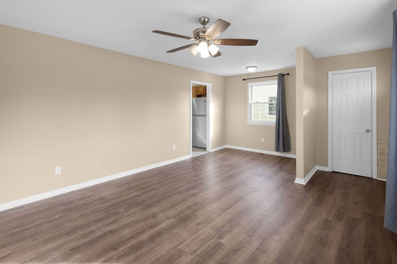 401 Settlers Landing Rd - Photo 4 of 13