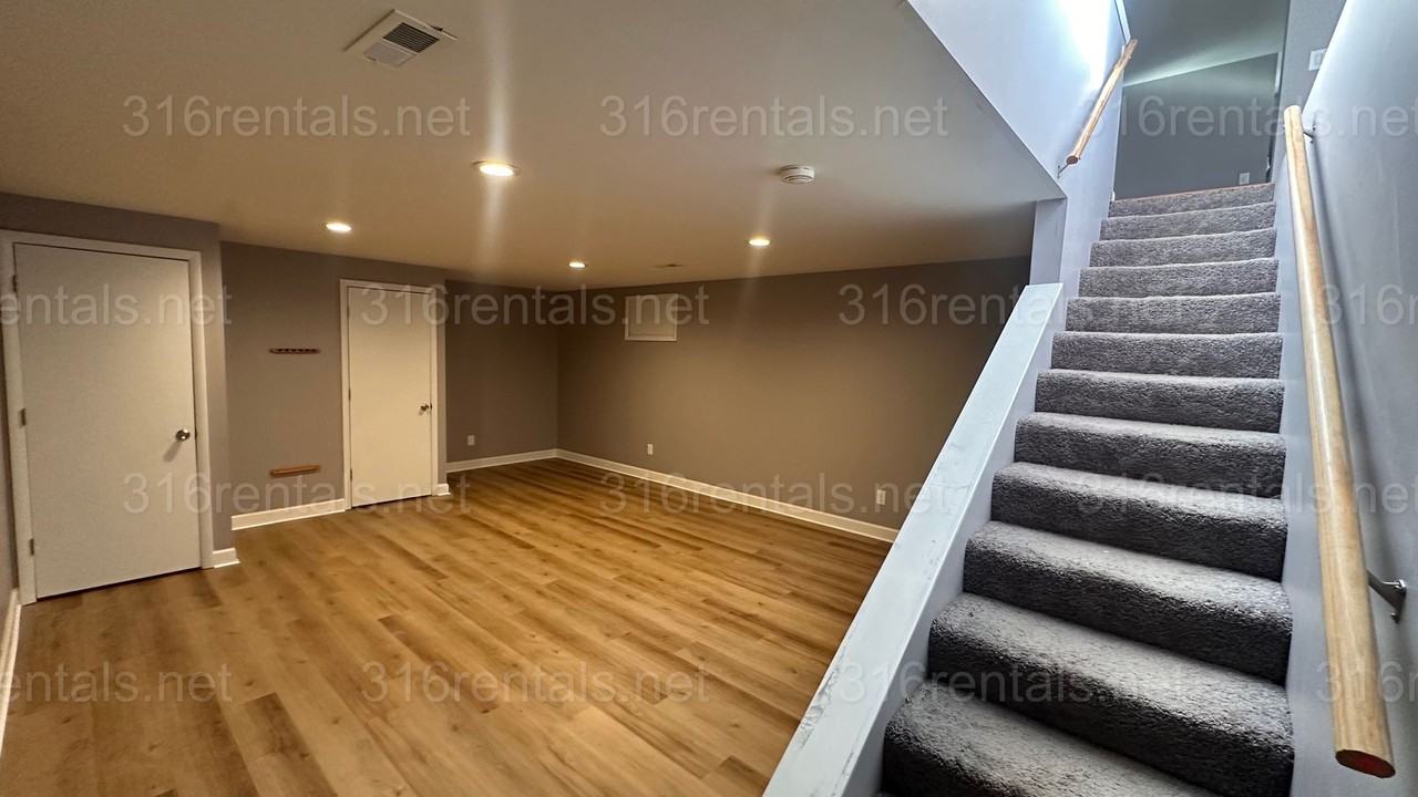 761 N Country Acres Ave - Photo 3 of 17