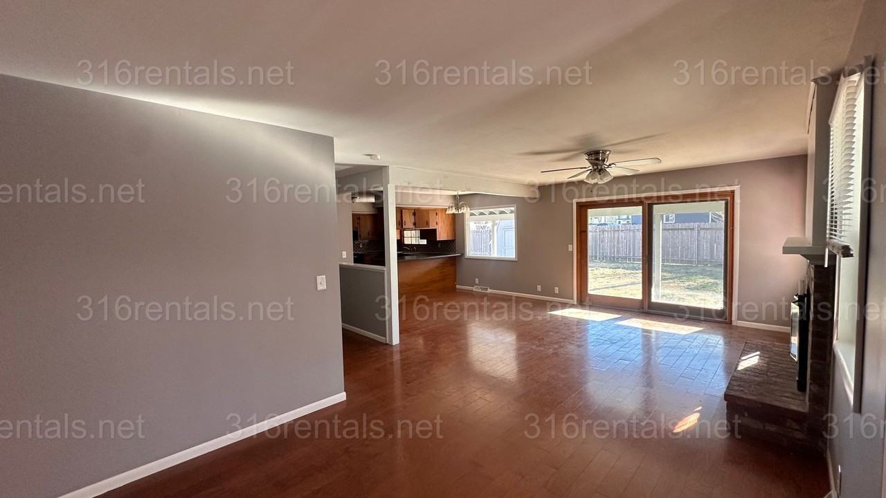 761 N Country Acres Ave - Photo 5 of 17