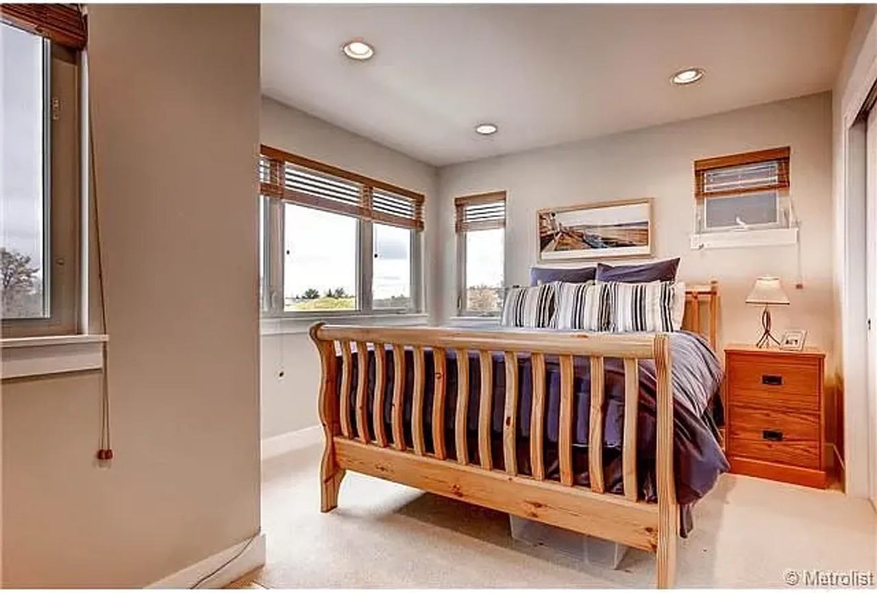 2055 Meade St - Photo 6 of 38