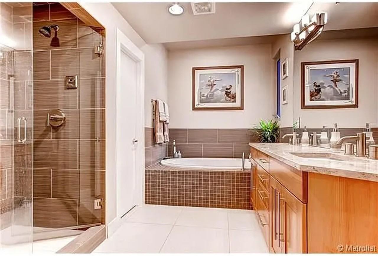 2055 Meade St - Photo 7 of 38