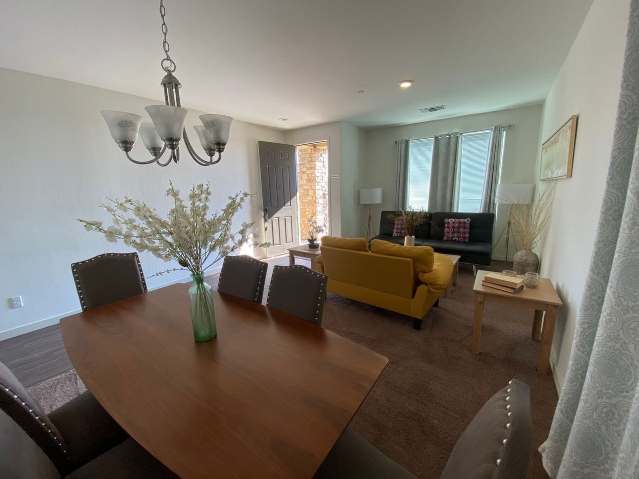 1318 Four Peaks St - Photo 6 of 50