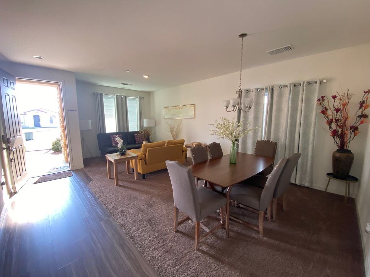 1318 Four Peaks St - Photo 7 of 50