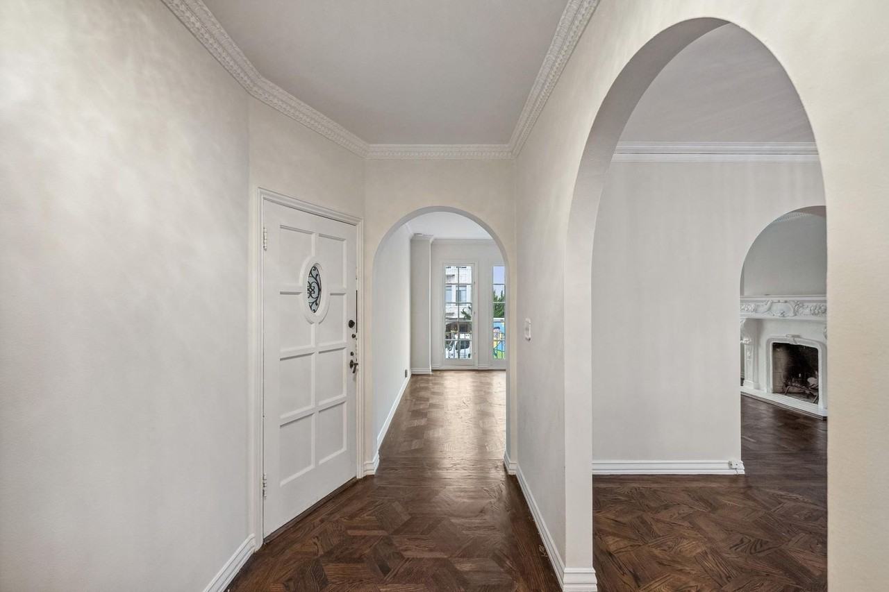 2231 N Point St - Photo 5 of 48