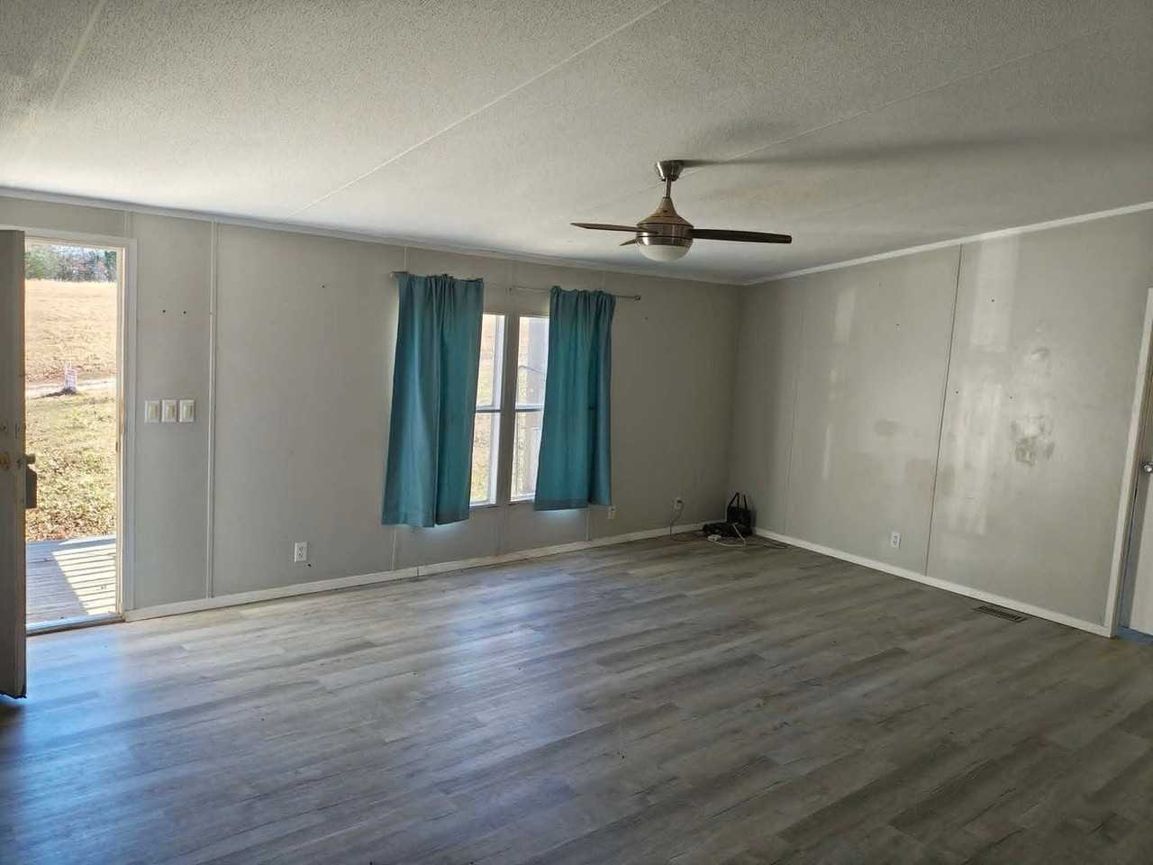 15500 Low Gap Rd - Photo 4 of 23