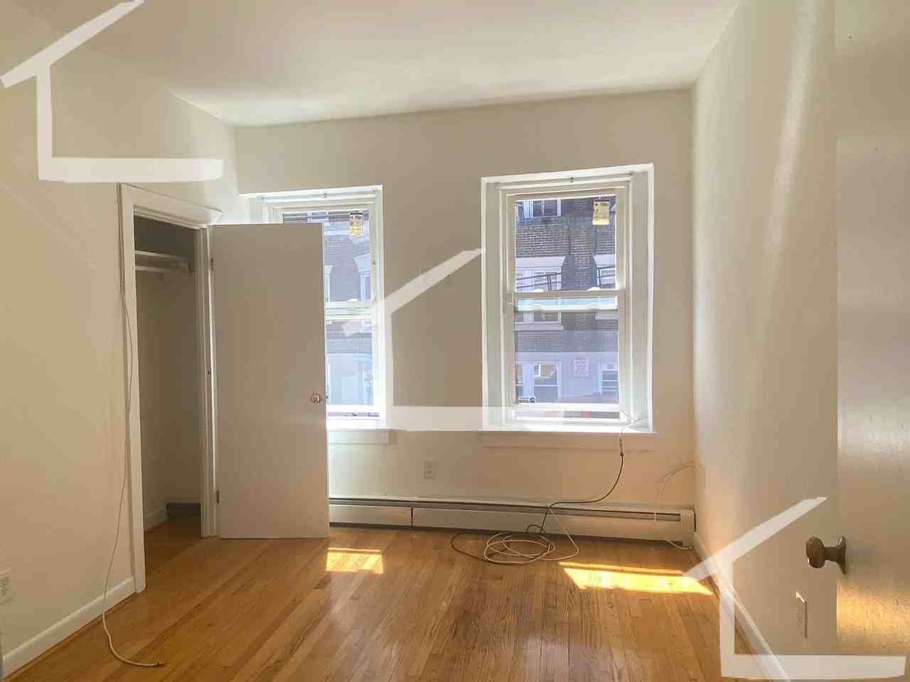 61 Brighton Ave - Photo 5 of 6