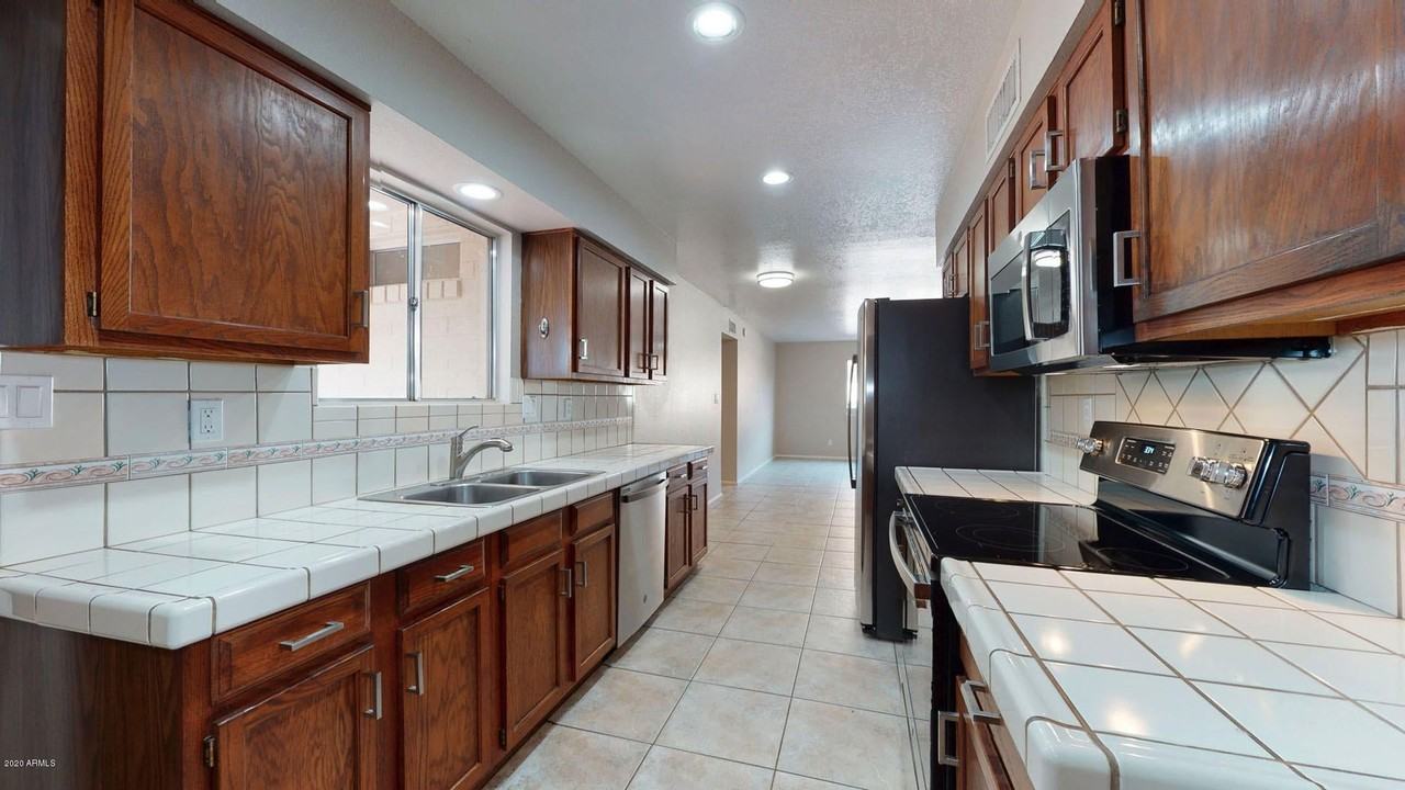 1330 W 13th St - Photo 2 of 26