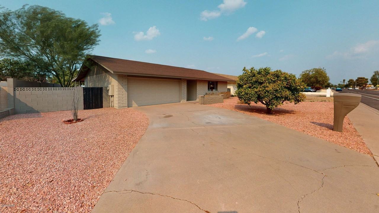 1330 W 13th St - Photo 4 of 26