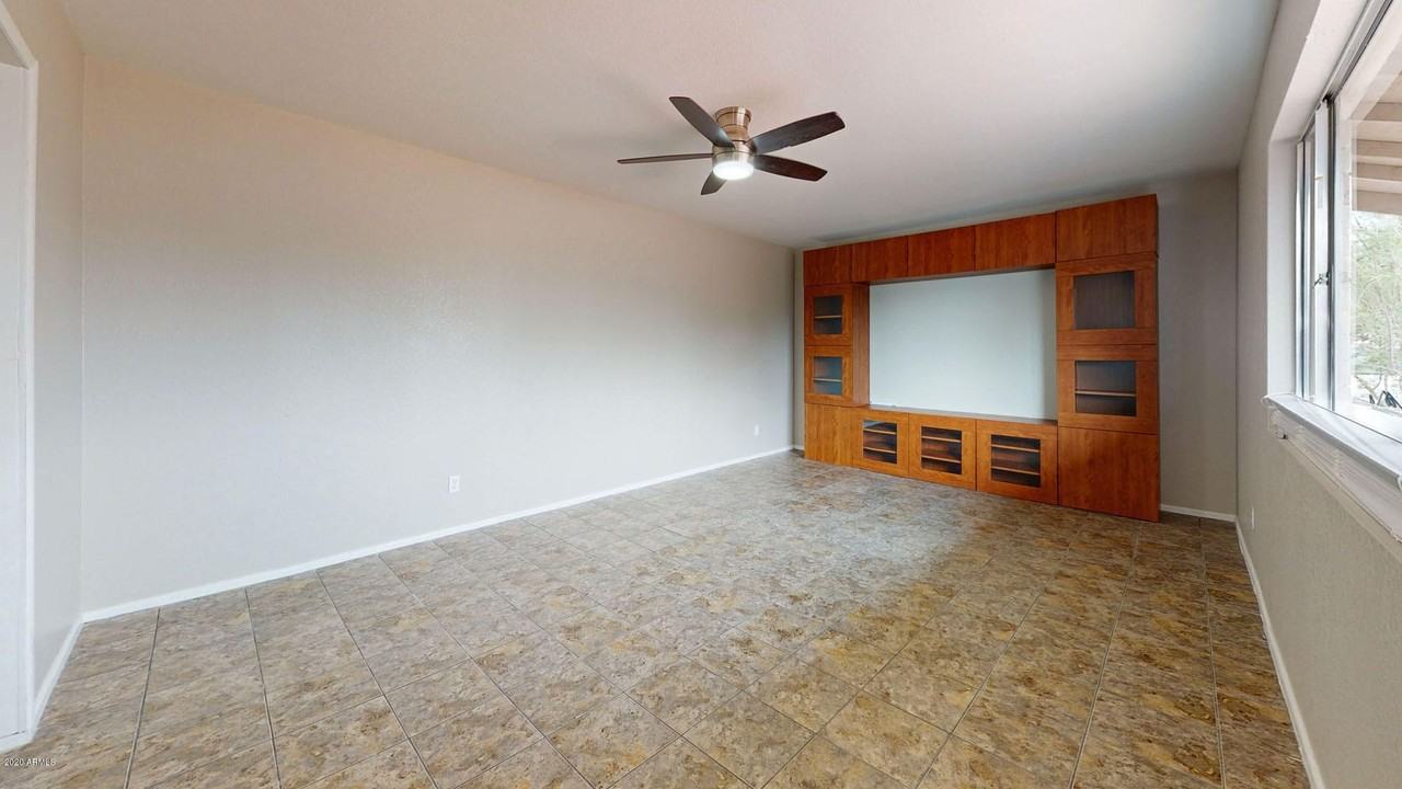 1330 W 13th St - Photo 6 of 26