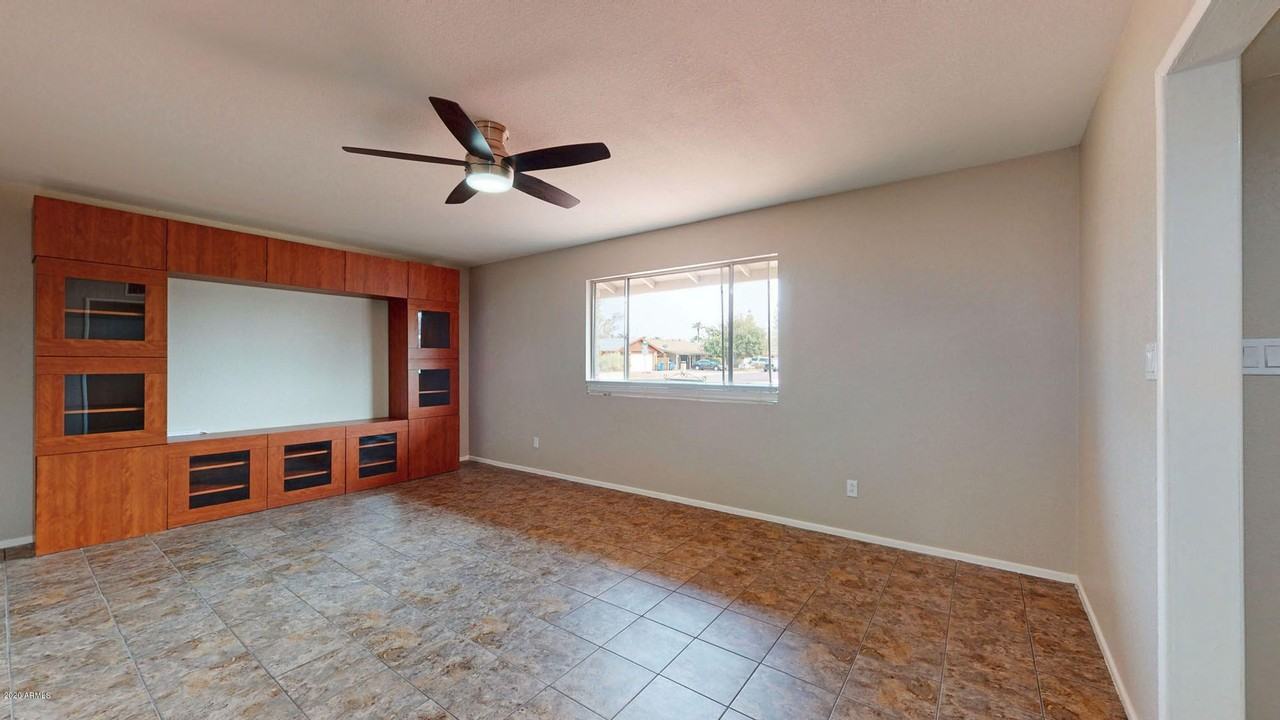 1330 W 13th St - Photo 7 of 26