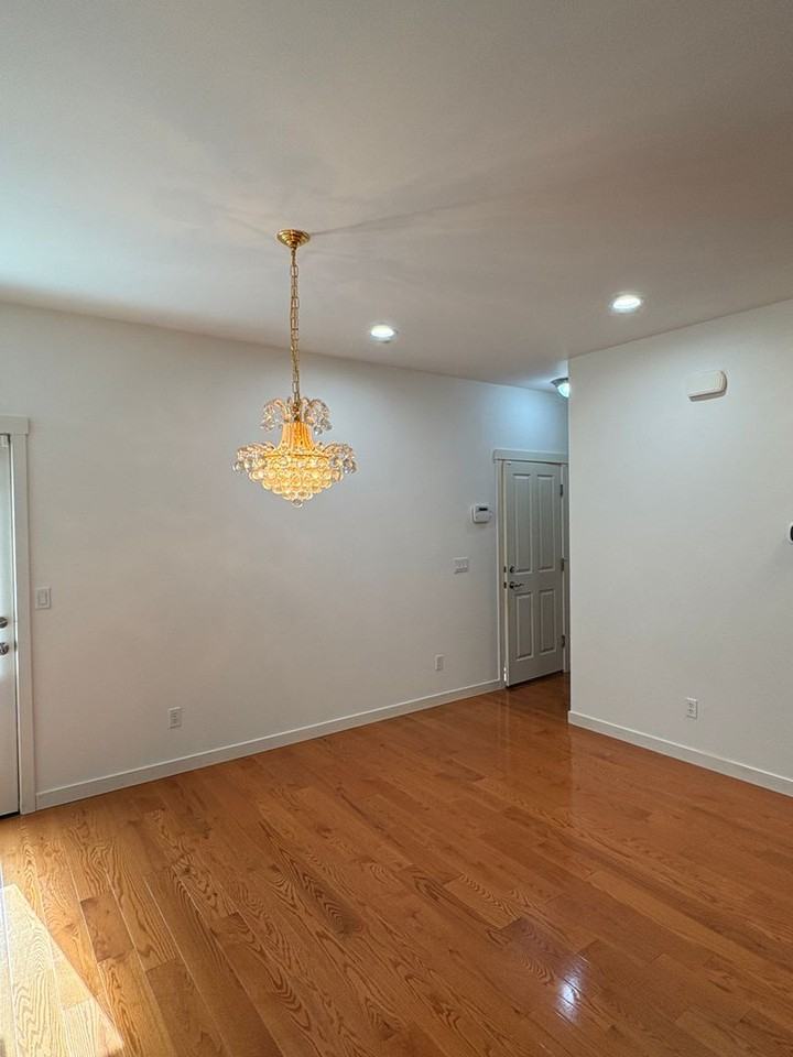 1234 51st St Ne - Photo 4 of 21