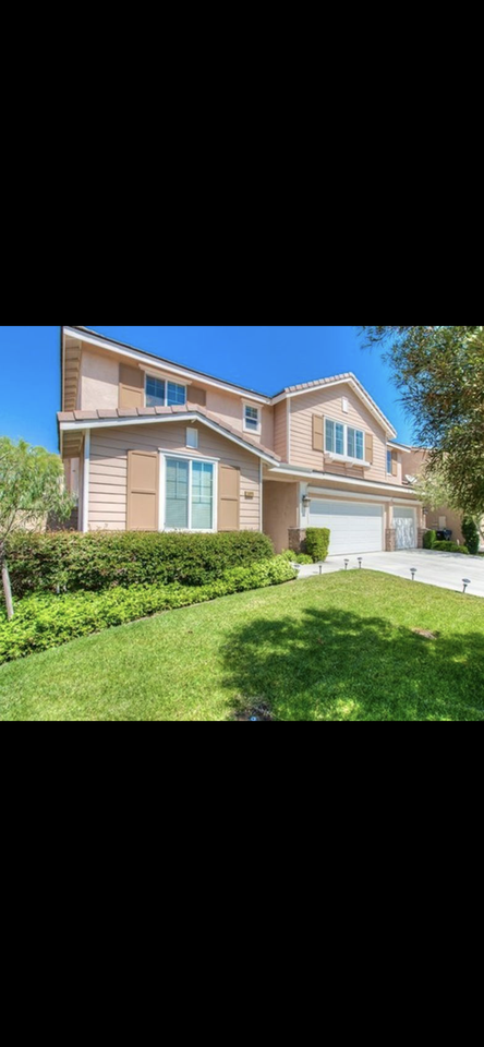 13744 Dellbrook St #10 - Photo 3 of 6