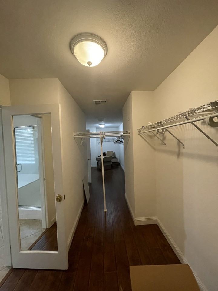 13744 Dellbrook St #10 - Photo 4 of 6