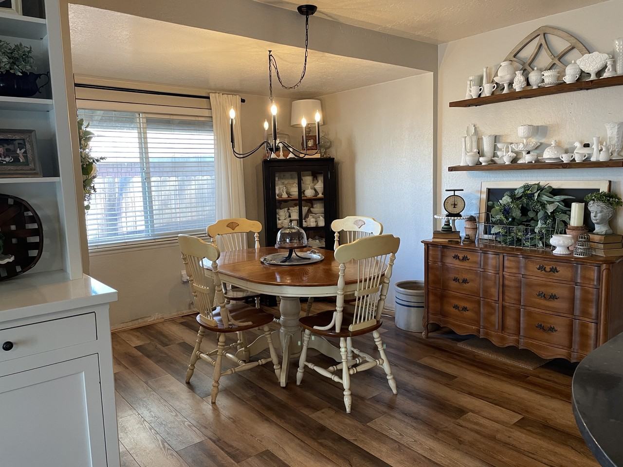 1276 Ronald Way #NA - Photo 4 of 13