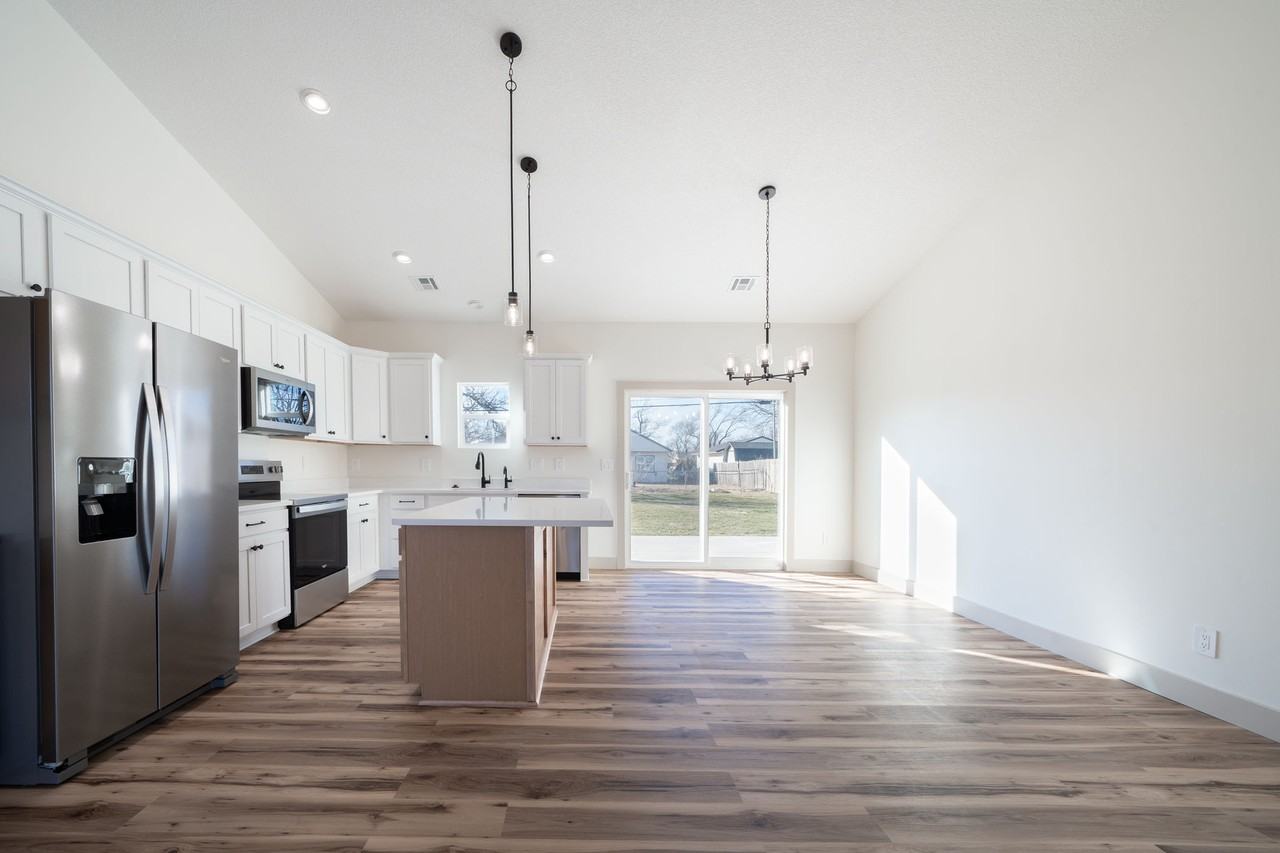 753 N Gilda St #NA - Photo 4 of 27