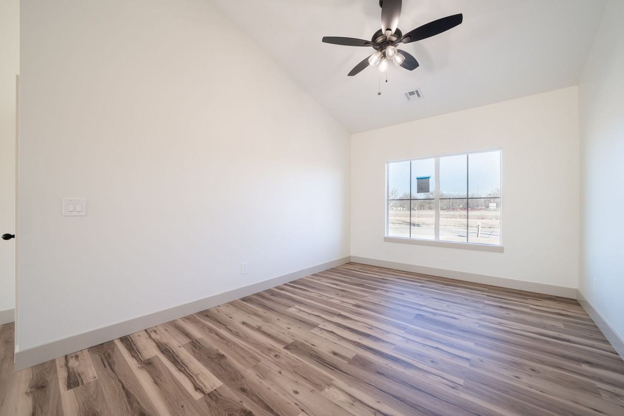 753 N Gilda St #NA - Photo 6 of 27