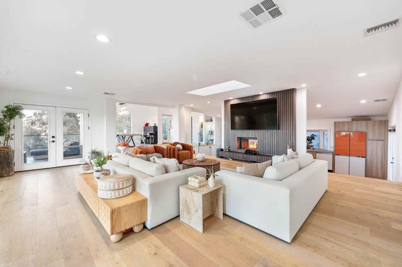 3541 Multiview Dr #NA - Photo 2 of 39