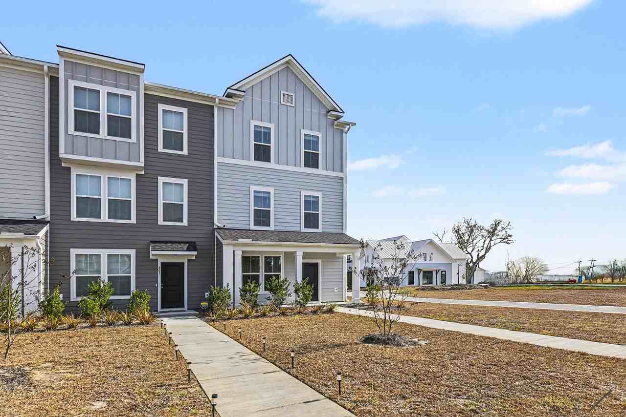 801 Recess Point Dr - Photo 3 of 11