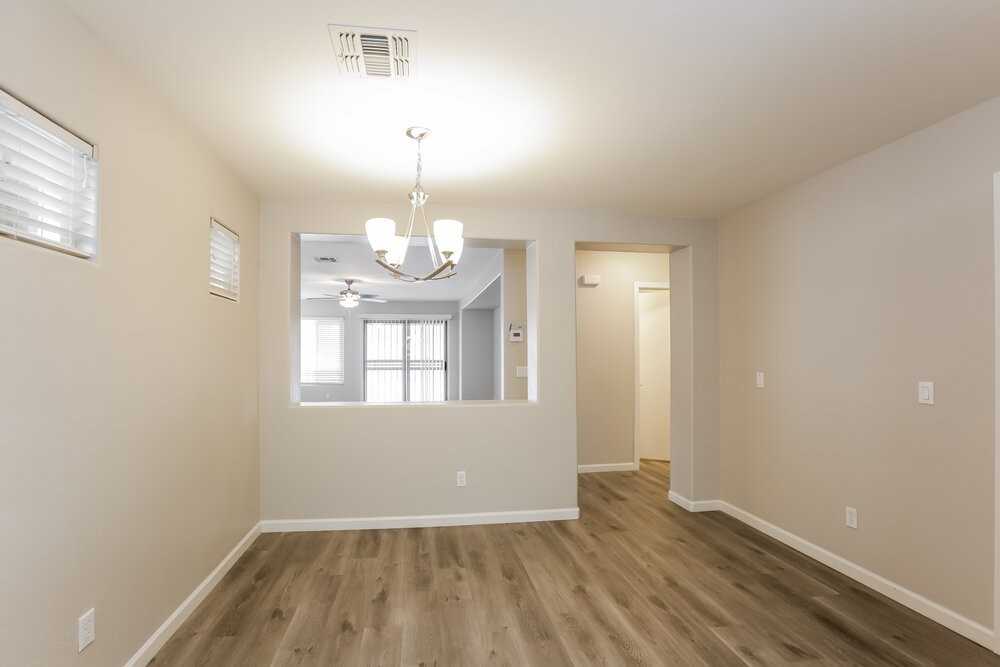 3528 W Glass Ln - Photo 7 of 16