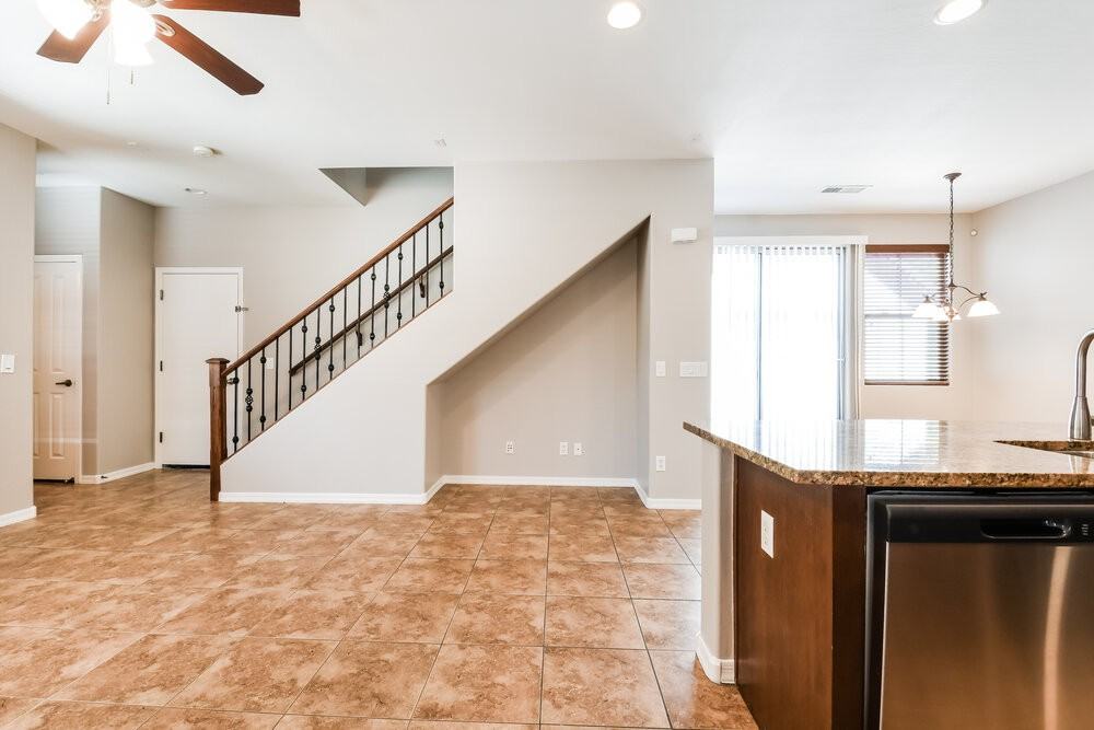 3419 W Darien Way - Photo 6 of 17