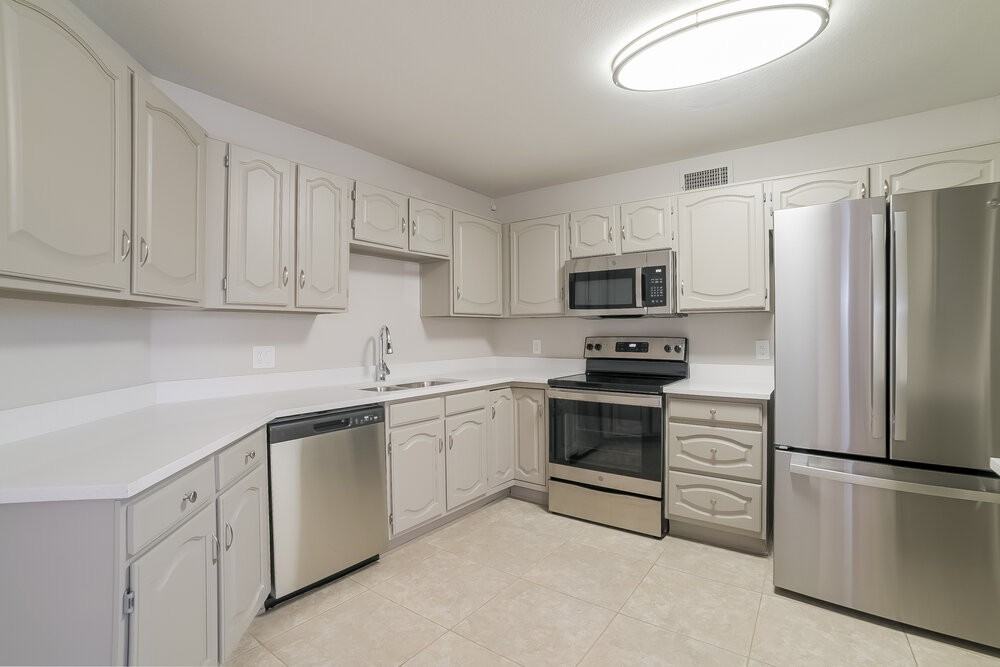 14994 W Bottle Tree Ave - Photo 7 of 17